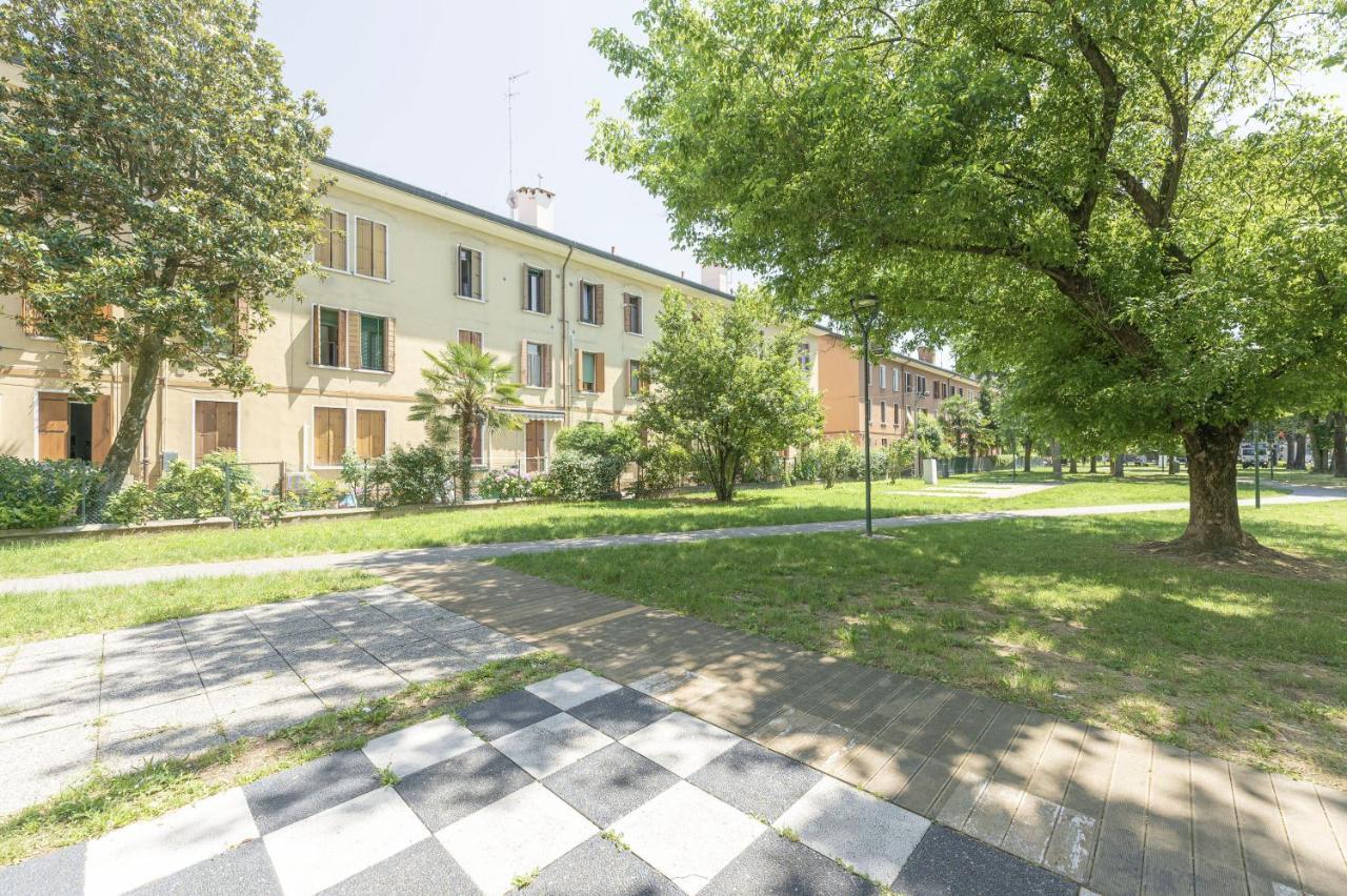Arte E Cinema - 10 Min Da Venezia Apartment Mestre Exterior photo